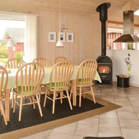 بيت للعطل Four-bedroom Holiday In *