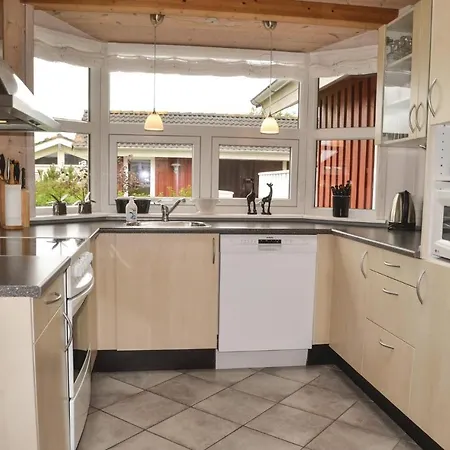 Four-bedroom Holiday In بيت للعطل Tarm